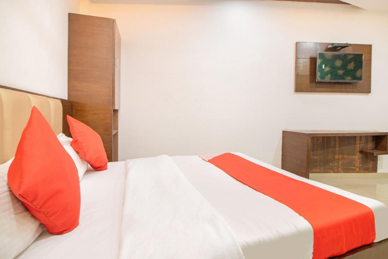 Hôtel Oyo 48489 Adarsh Plaza à Saharanpur Extérieur photo