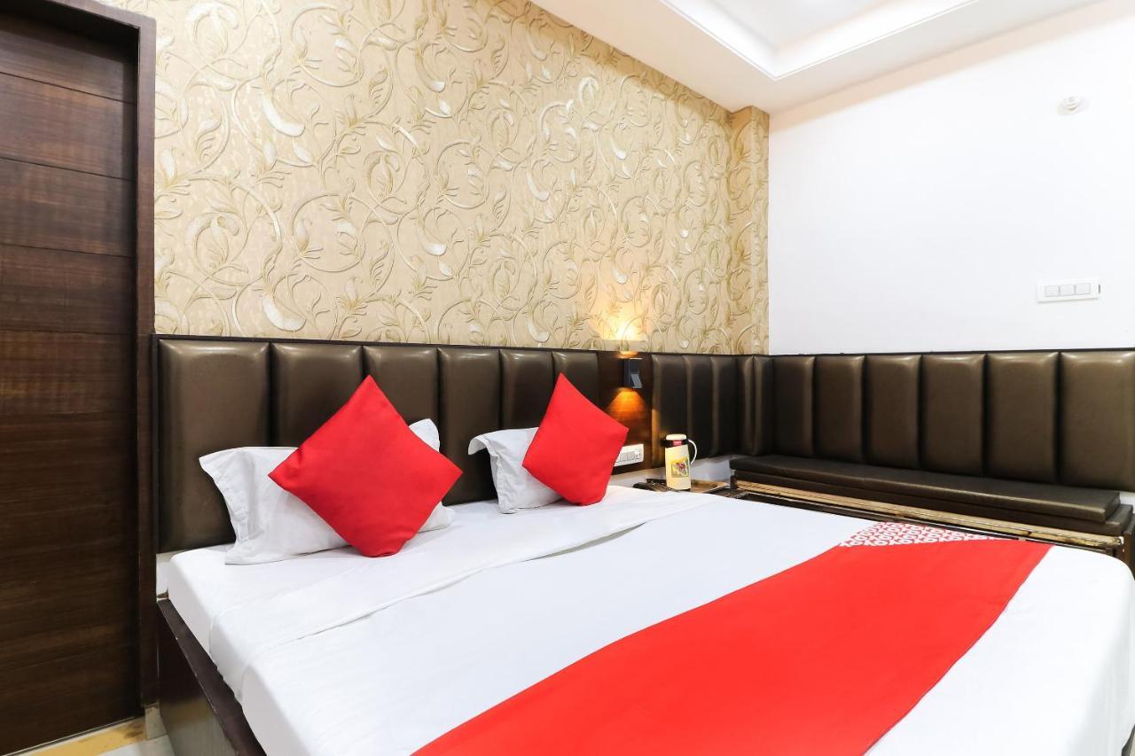 Hôtel Oyo 48489 Adarsh Plaza à Saharanpur Extérieur photo