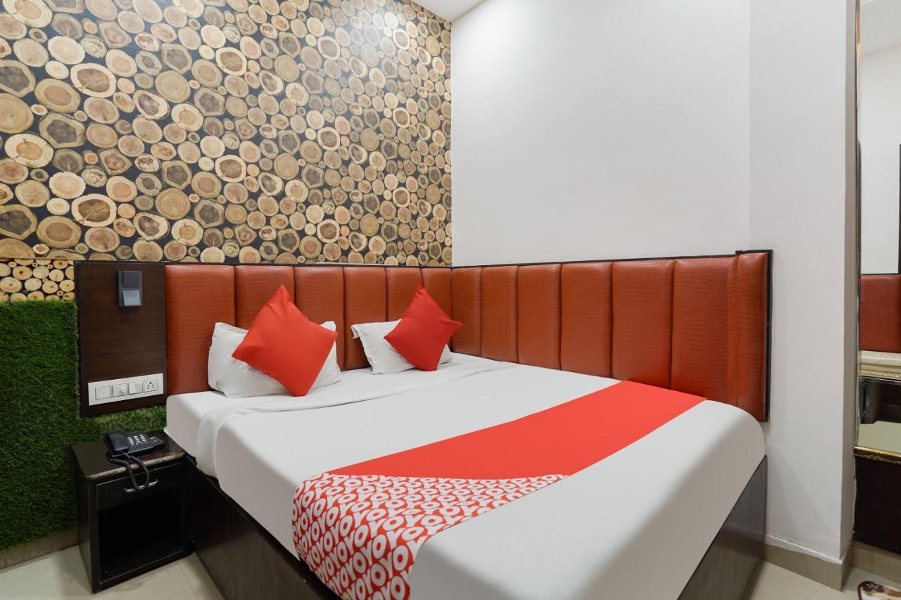 Hôtel Oyo 48489 Adarsh Plaza à Saharanpur Extérieur photo