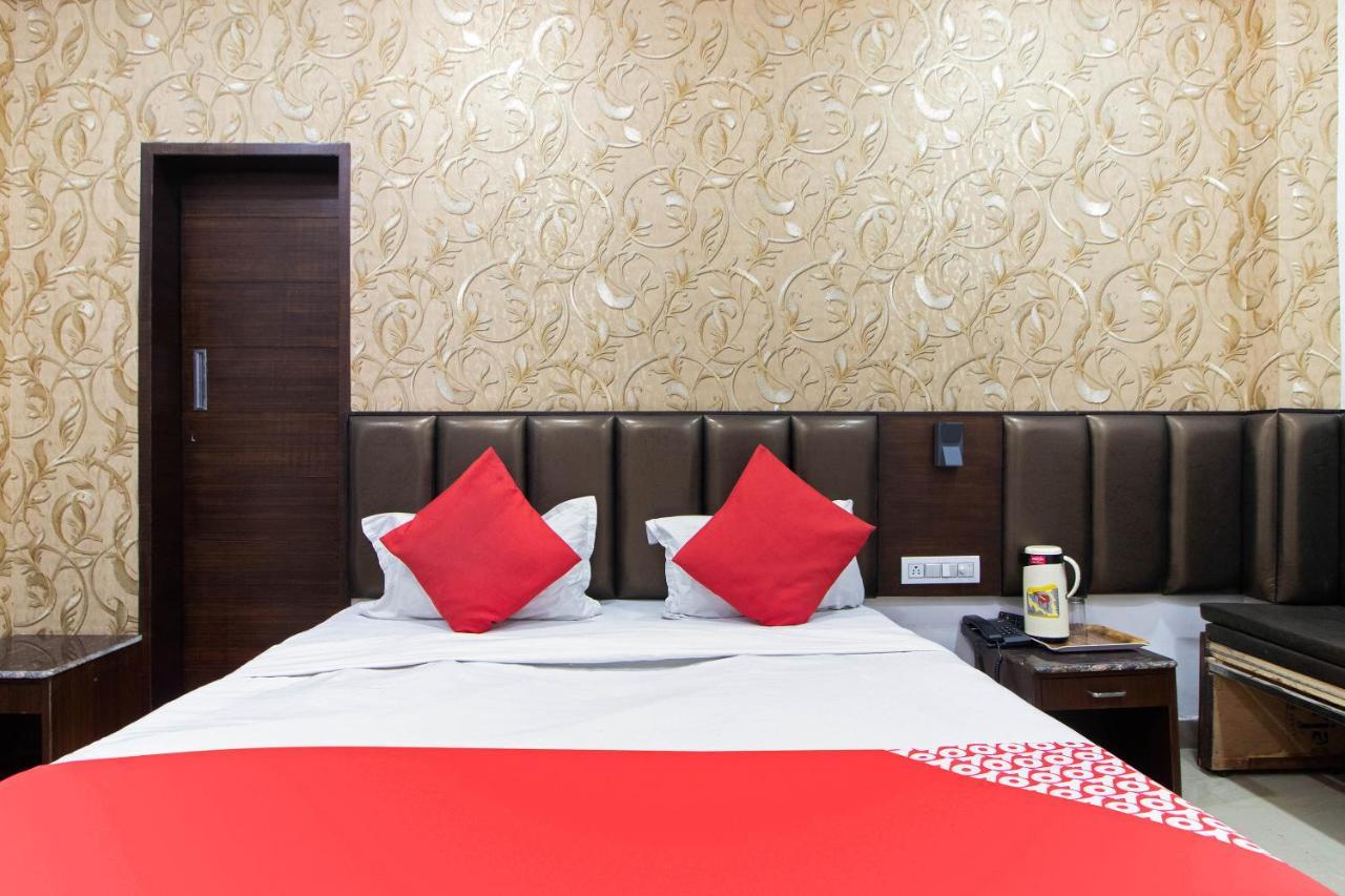 Hôtel Oyo 48489 Adarsh Plaza à Saharanpur Extérieur photo